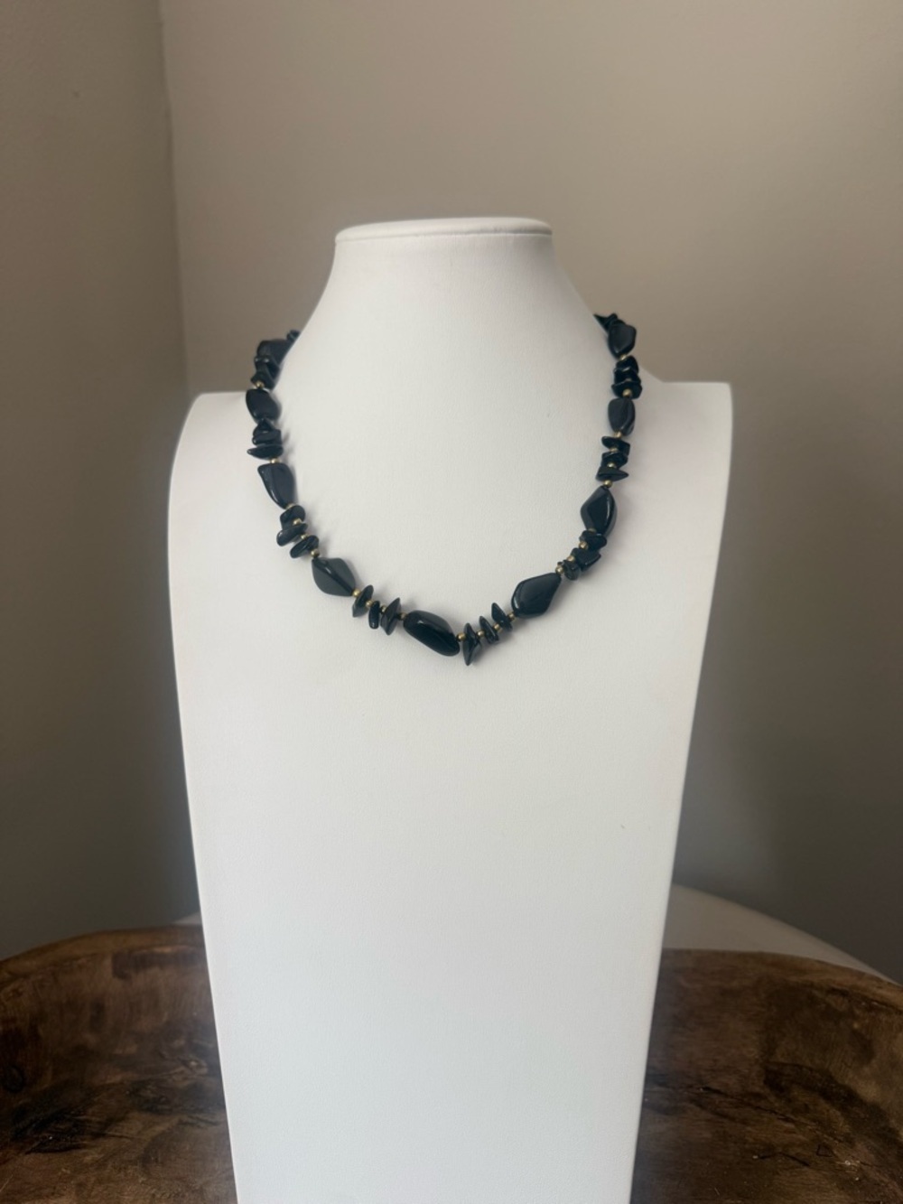 Vintage Black/Dark Charcoal Smooth Stone Necklace